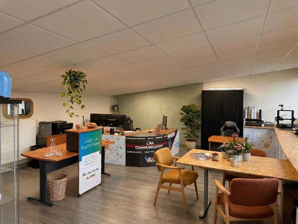 Les bureaux de L'AR Communication à Pont-à-Mousson — espace d'accueil clients