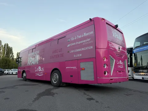 Arrière du bus Octobre Rose PAM à Pont-à-Mousson