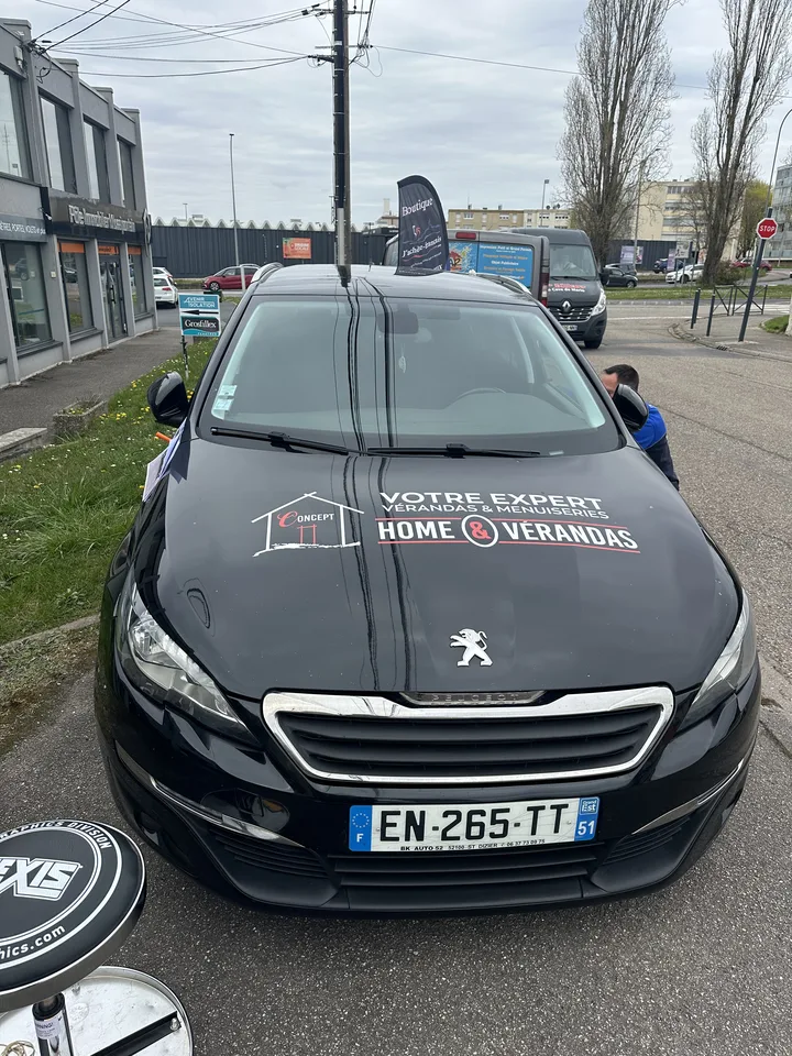 Marquage véhicule Concept Home Vérandas — vue avant