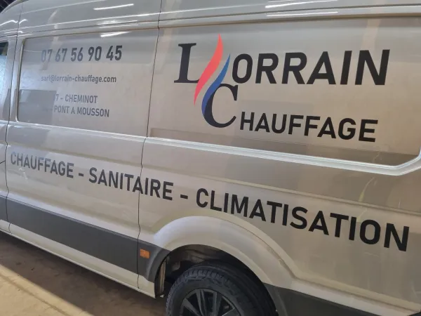 Marquage fourgon MAN Lorrain Chauffage - vue latérale